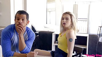 The blonde made a guy a Blowjob and spread her slender legs for a real hardcore